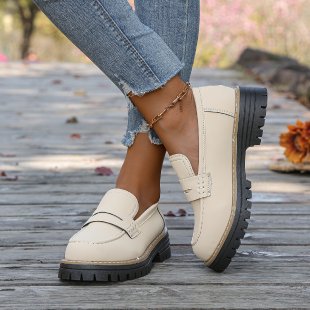 Damen Slip-On Mokassins mit rutschfester Profilsohle und elegantem Design EB