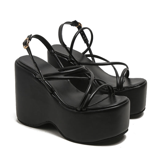 Damen Plateau-Sandaletten mit eleganten Riemen EB