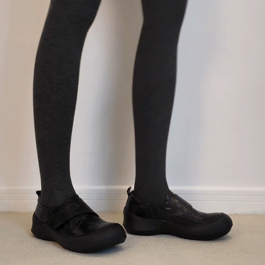 Damen Komfortable Slipper mit seitlichem Gummizug und atmungsaktiver Sohle EB