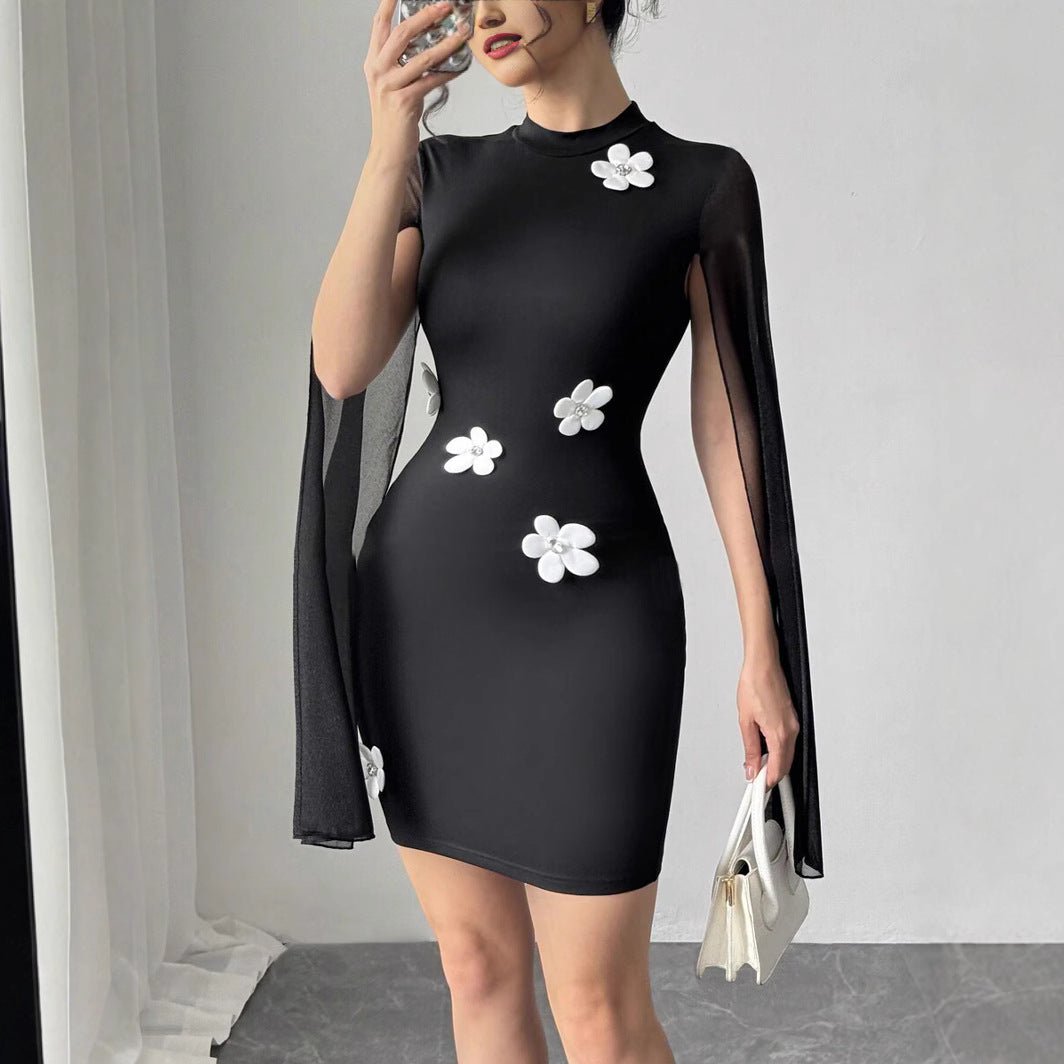 Damen figurbetontes Kleid mit transparenter Umarmung und Blumenapplikationen EB