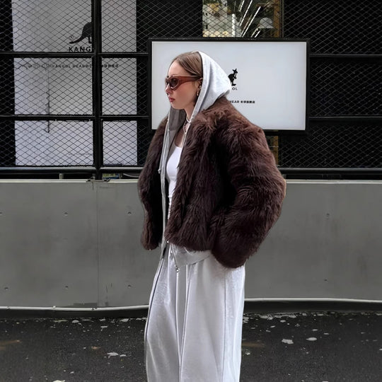 Damen Luxuriöse Kunstpelzjacke mit voluminösen Ärmeln und elegantem Schnitt EB