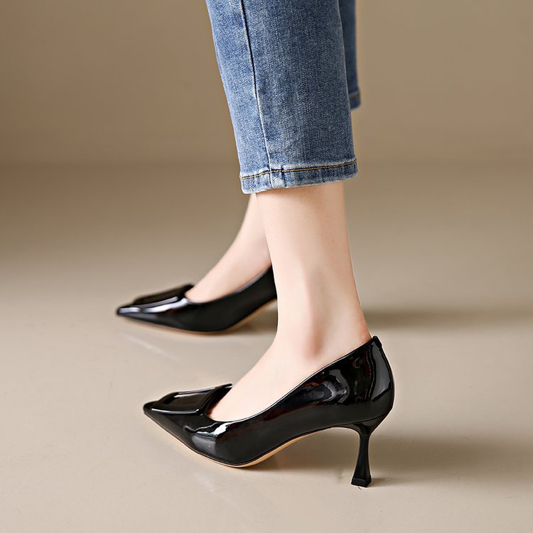 Damen elegante spitze Pumps mit funkelndem Schnallenakzent EB