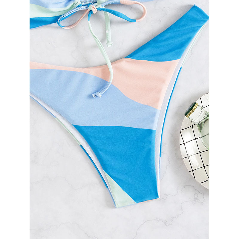 Damen Bandeau-Bikini mit verspieltem Schnitt EB