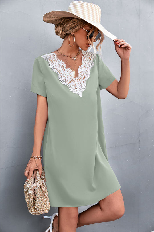 Damen Kleid mit elegante Spitze und lässigem Schnitt EB