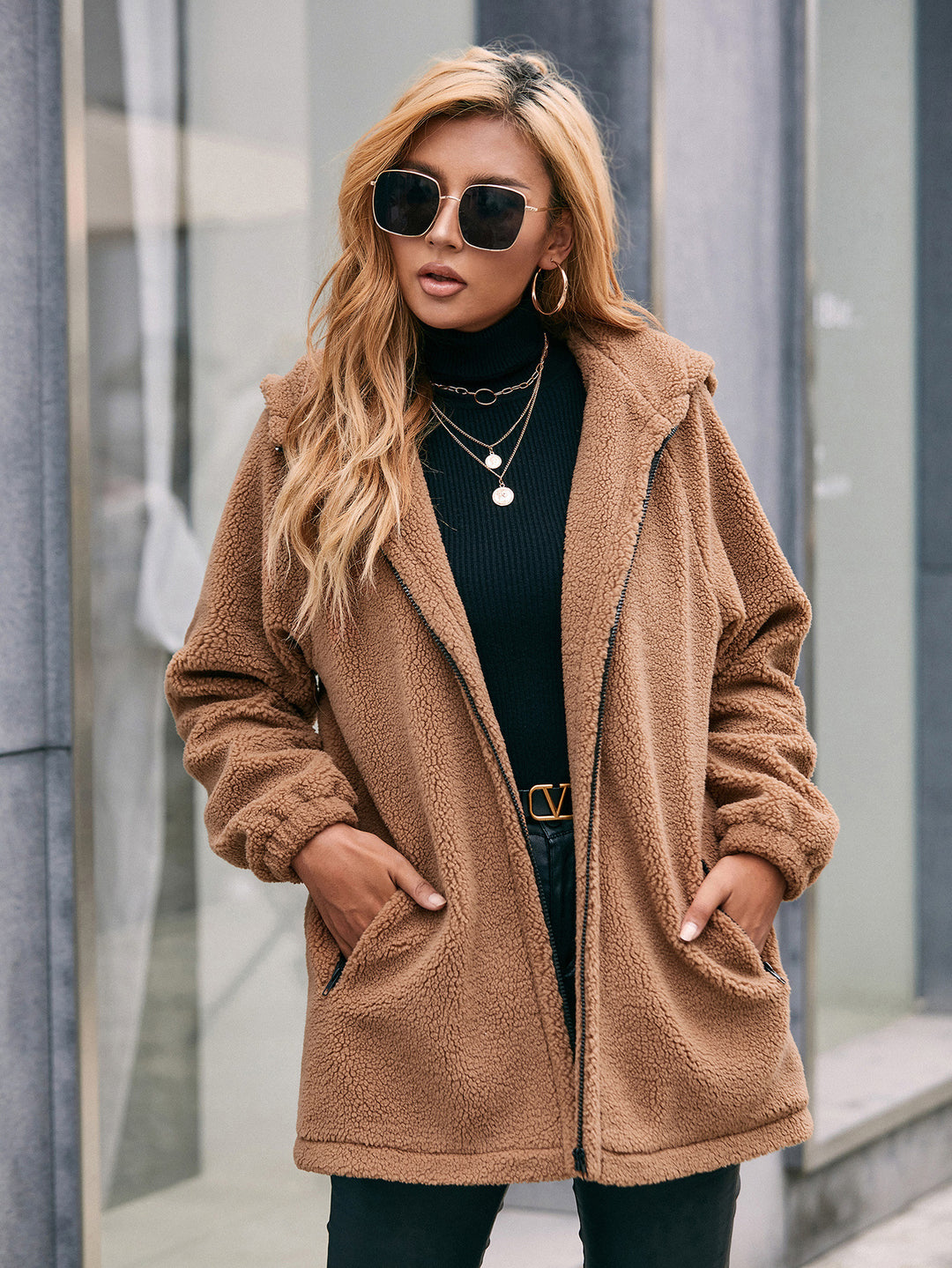 Damen Teddy-Fleecejacke mit praktischen Taschen und hohem Kragen EB
