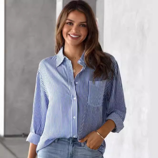 Damen Hemdbluse mit feinen vertikalen Streifen und lässigem Schnitt EB