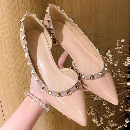 Damen spitze Pumps mit dekorativen Nieten EB
