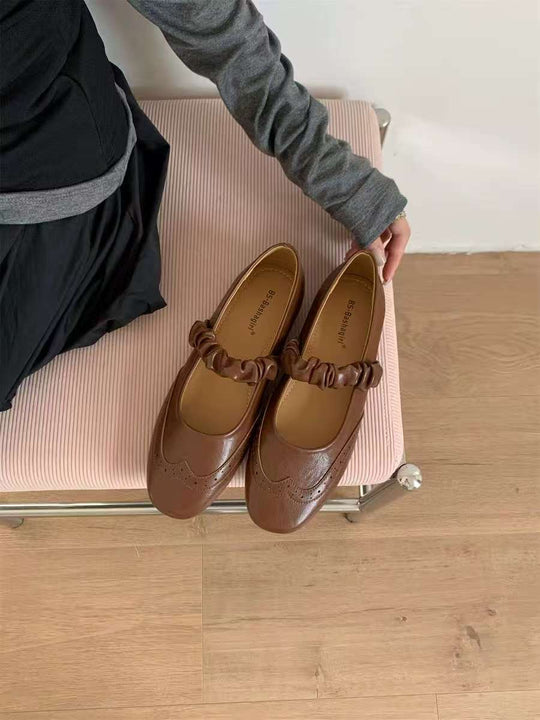Damen Ballerinas mit elastischem Riemen und dekorativen Details EB