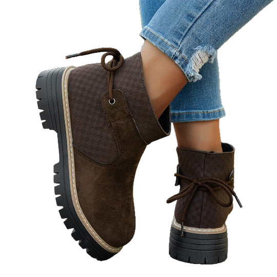 Damen  kurze Wildleder-Stiefelette mit robuster Profilsohle und gepolstertem Schaft EB