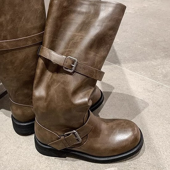 Damen Stiefel im lässigen Biker-Stil mit robustem Riemen und bequemem Blockabsatz EB