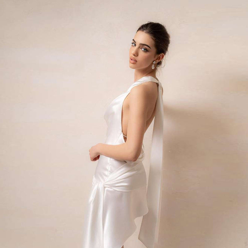 Damen Elegantes Abendkleid mit asymmetrischem Rückenausschnitt und fließendem Stoff EB