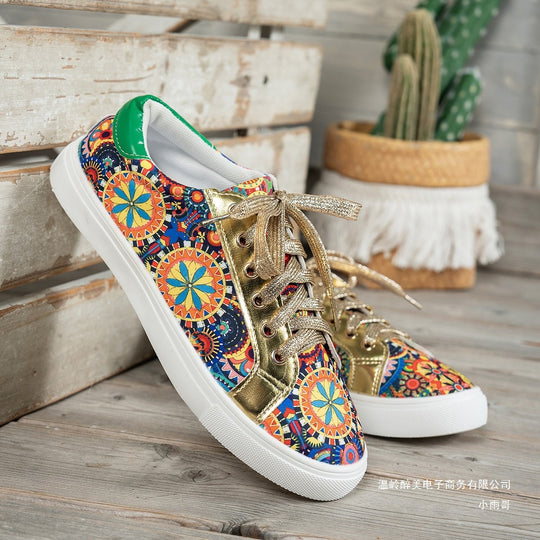 Damen Moderne Sneakers mit buntem Muster und glänzenden Schnürsenkeln EB