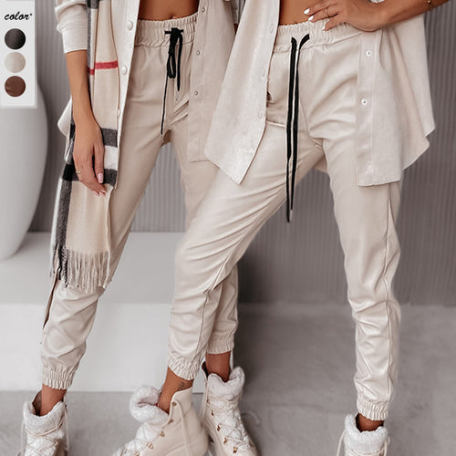Damen Bequeme Jogginghose mit stilvollen Cut-Outs und elastischem Bund EB