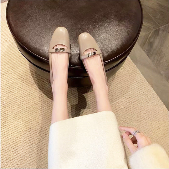 Damen Ballerinas mit elegantem Riemen und schimmerndem Akzent EB