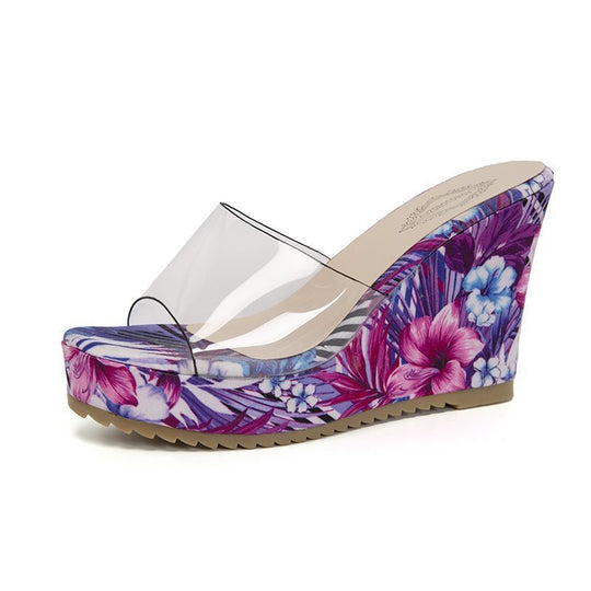 Damen nan PVC-Riemen Keilpantoletten mit floral bedruckter Keilsohle und ergonomischem Komfortfußbett EB