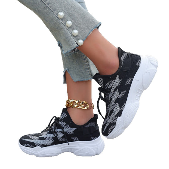 Damen Sportliche Sneakers mit innovativer Strickoberfläche und flexibler Laufsohle EB