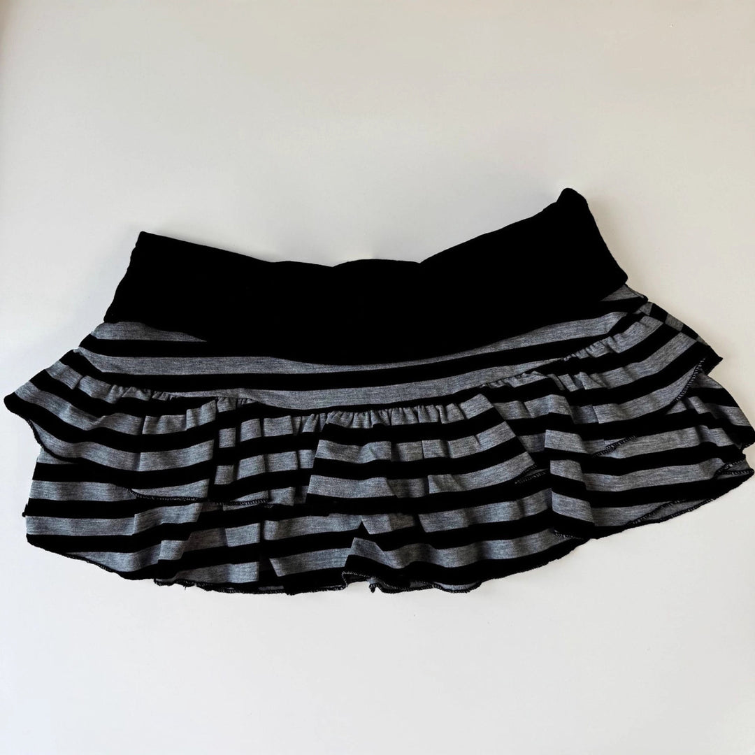 Damen Rüschenshorts mit gestreiftem Design und elastischem Bund EB