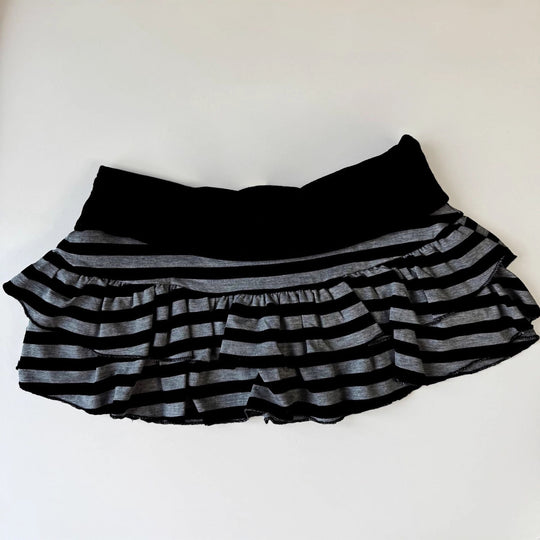 Damen Rüschenshorts mit gestreiftem Design und elastischem Bund EB