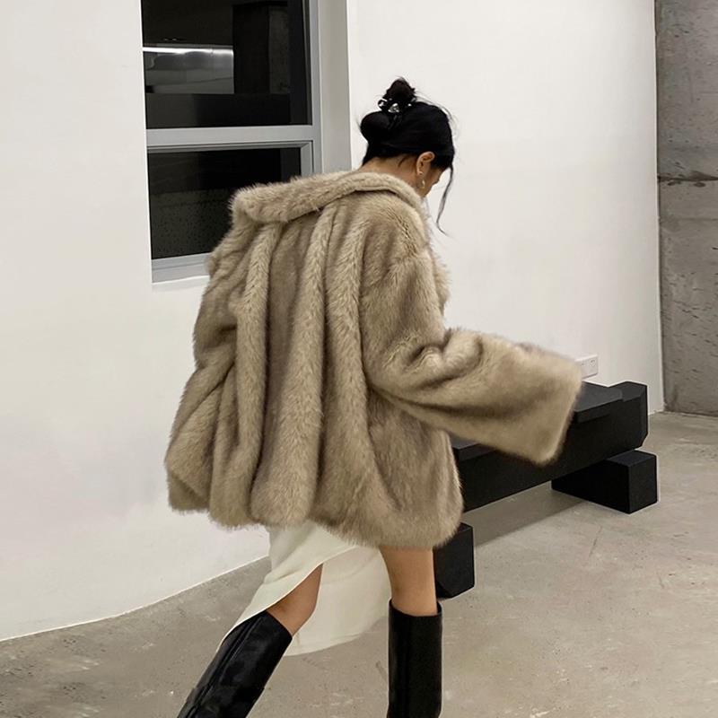 Damen Modischer Oversize Kunstpelz-Cape EB