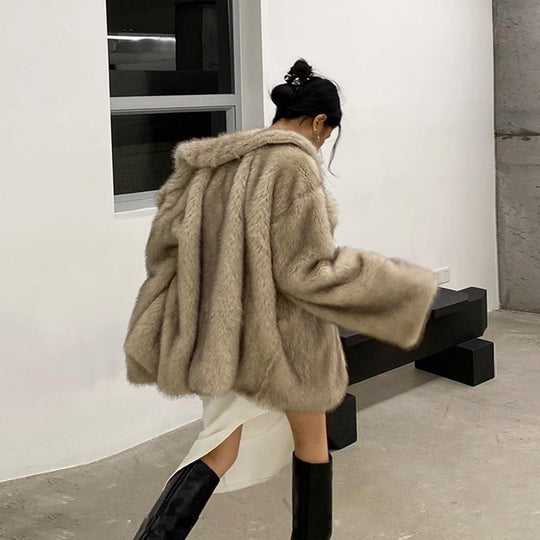 Damen Modischer Oversize Kunstpelz-Cape EB