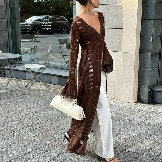 Damen Strickmaxikleid mit nostalgischem Lochmuster und elegantem V-Ausschnitt EB