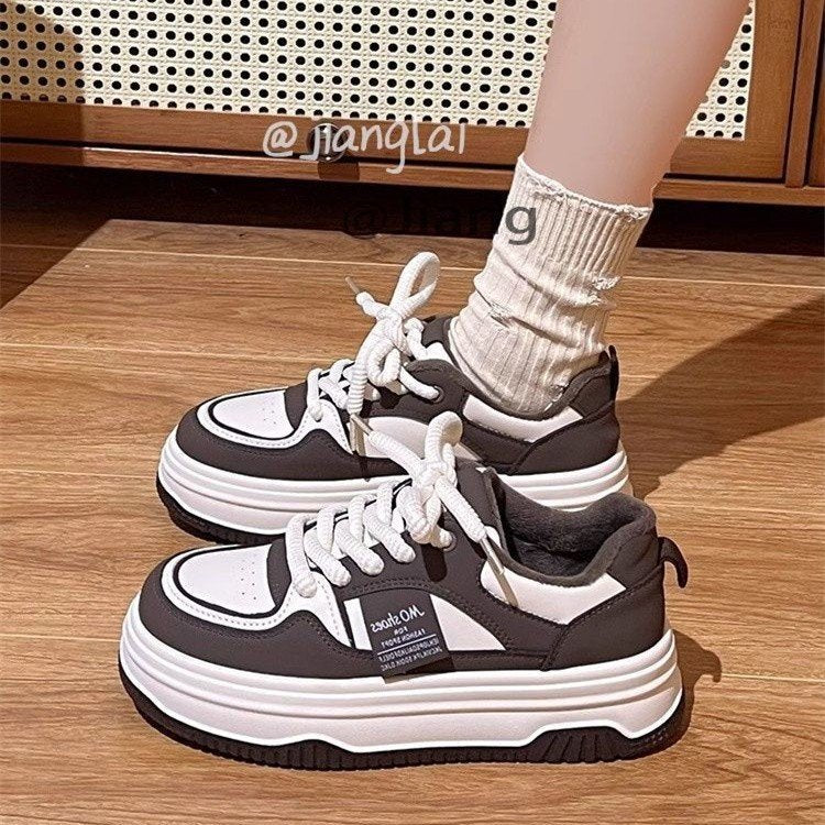 Damen Sportliche Chunky Sneakers mit ergonomischem Sohlenprofil und atmungsaktivem Mesh-Obermaterial EB