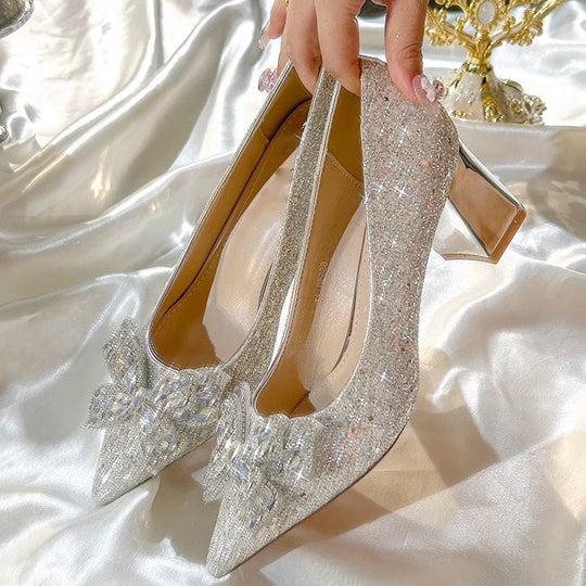 Damen spitze High Heels mit funkelndem Strass und großem Schleifenakzent EB