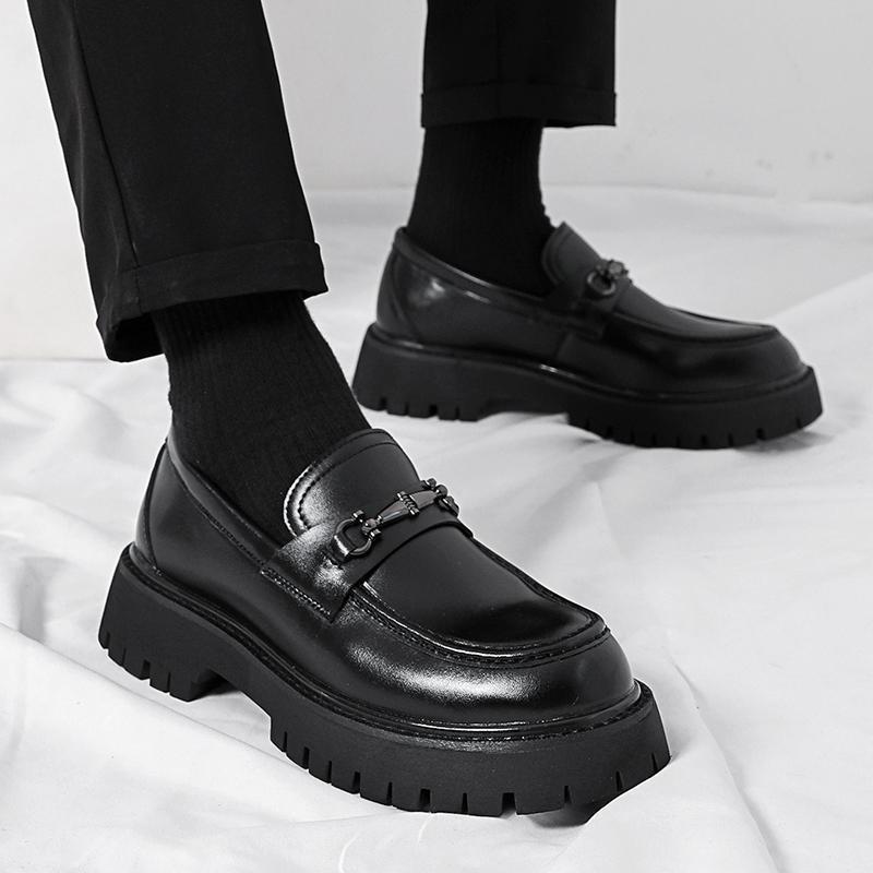 Herren Modische Loafers mit robustem Sohlenprofil und edler Schnallenverzierung EB