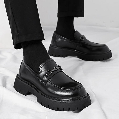 Herren Modische Loafers mit robustem Sohlenprofil und edler Schnallenverzierung EB