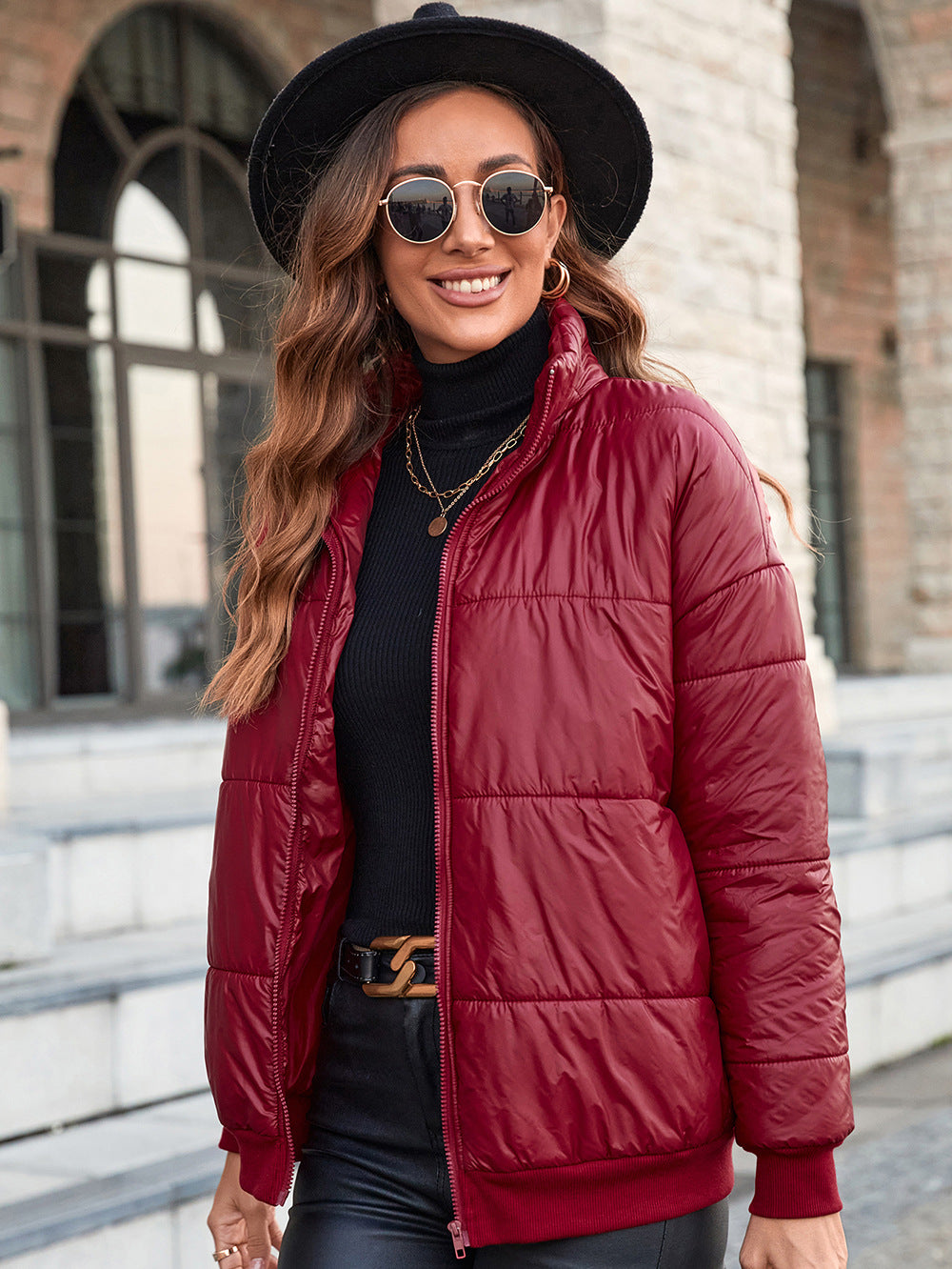 Damen elegante Steppjacke mit hochschließendem Kragen und modernen Taschen EB
