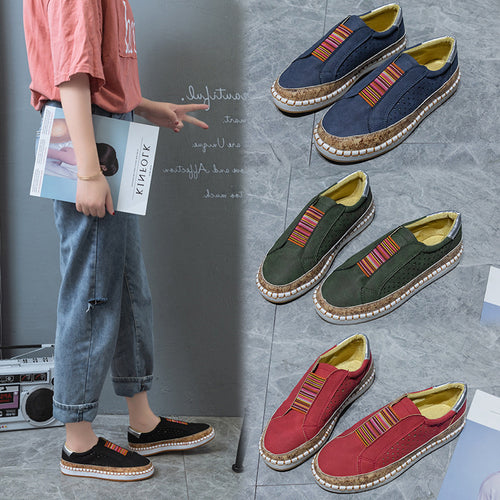 Damen Slip-On Sneakers mit perforiertem Obermaterial und dekorativem Korkrand EB