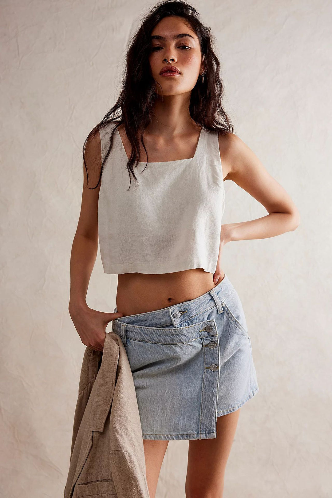 Damen modischer A-Linien-Denimrock mit asymmetrischem Knopfdesign und praktischen Taschen EB
