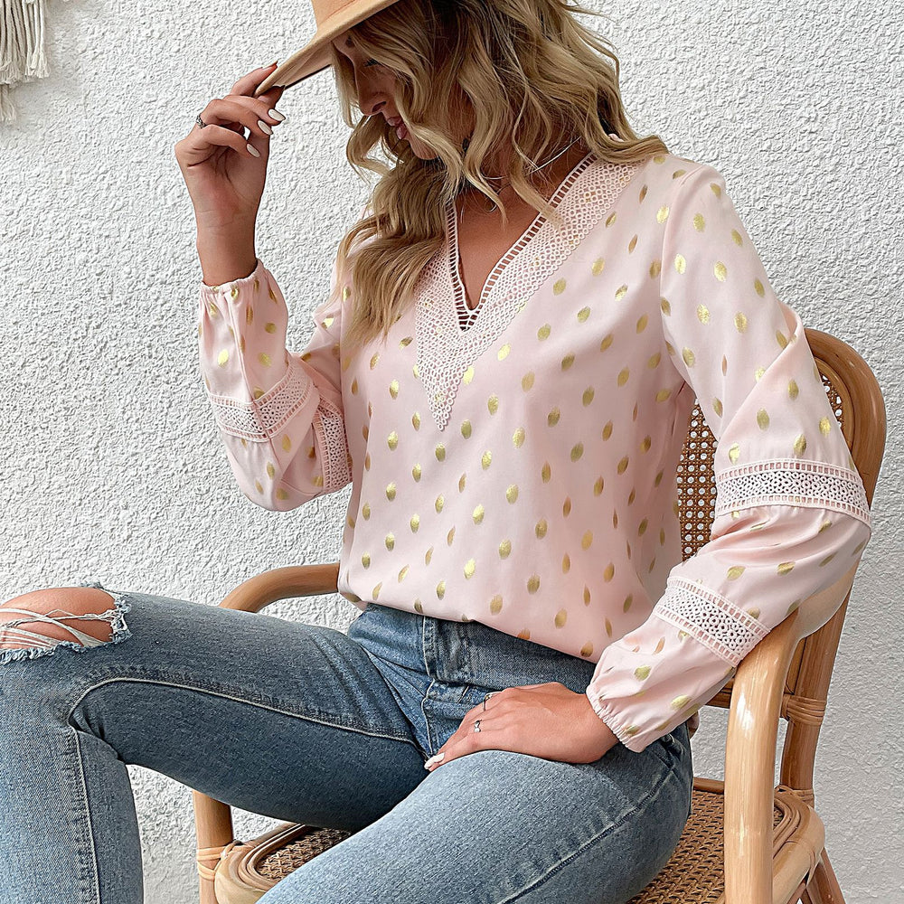 Damen Bluse mit V-Ausschnitt und feinem Lochmuster EB
