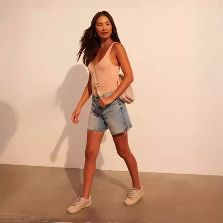 Damen modische Destroyed Denim-Shorts mit Nietenverzierung EB