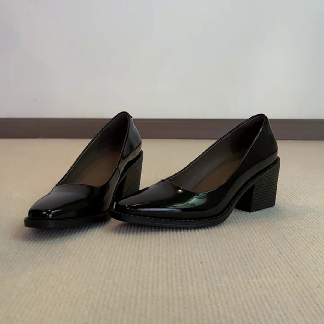Damen elegante Blockabsatz-Pumps mit hochglänzender Lederoberfläche und komfortabler Fußbettstruktur EB