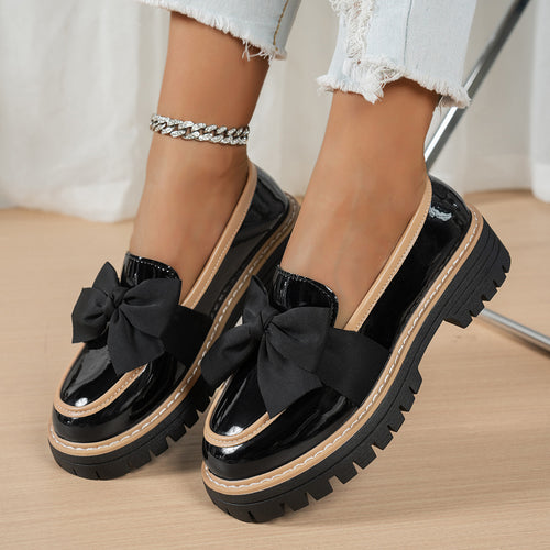 Damen nan Lack-Loafer mit großer Stoffschleife, kontrastierter Rahmennaht und robuster Traktorsohle EB