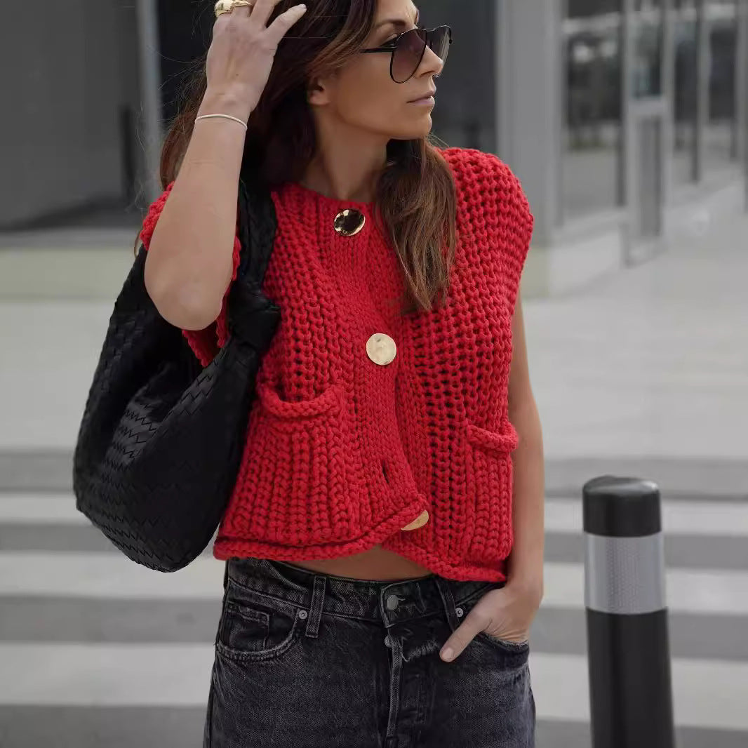 Damen modische Strickweste mit dekorativen Knopfdetails und praktischen Taschen EB