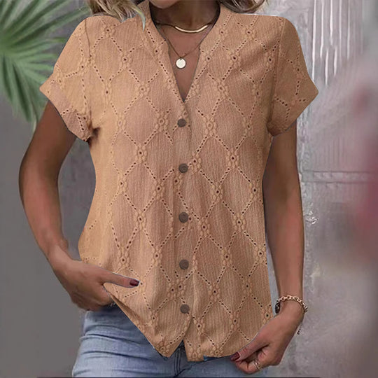 Damen Kurzarmbluse mit dekorativem Lochmuster und eleganter Knopfleiste Heidi-Mode