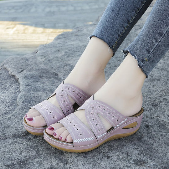 Damen Komfortable Riemensandalen mit floraler Stickerei EB