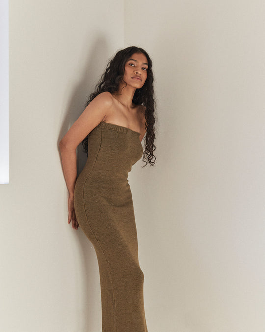 Damen luftiges Maxikleid im minimalistischen Design EB