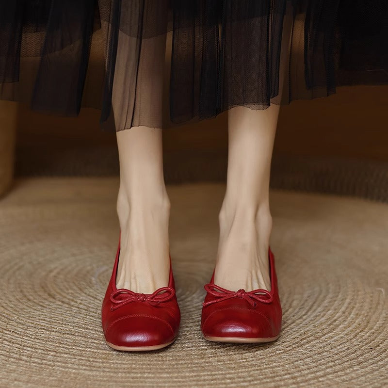 Damen Ballerinas mit verstellbarem Riemen und hochwertiger Lederoberfläche EB