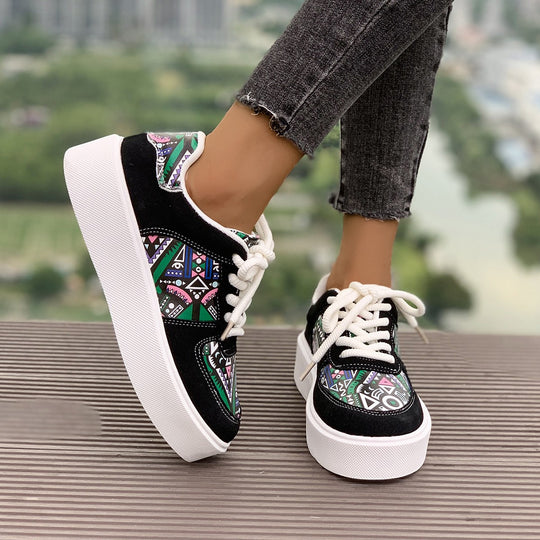 Damen modische Plateau-Sneaker mit auffälligem Design EB