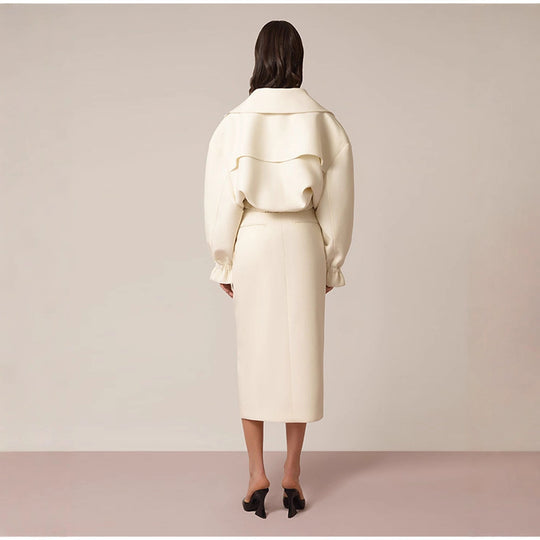 Damen Modische Kurzjacke mit aufgesetzten Taschen und breitem Kragen EB
