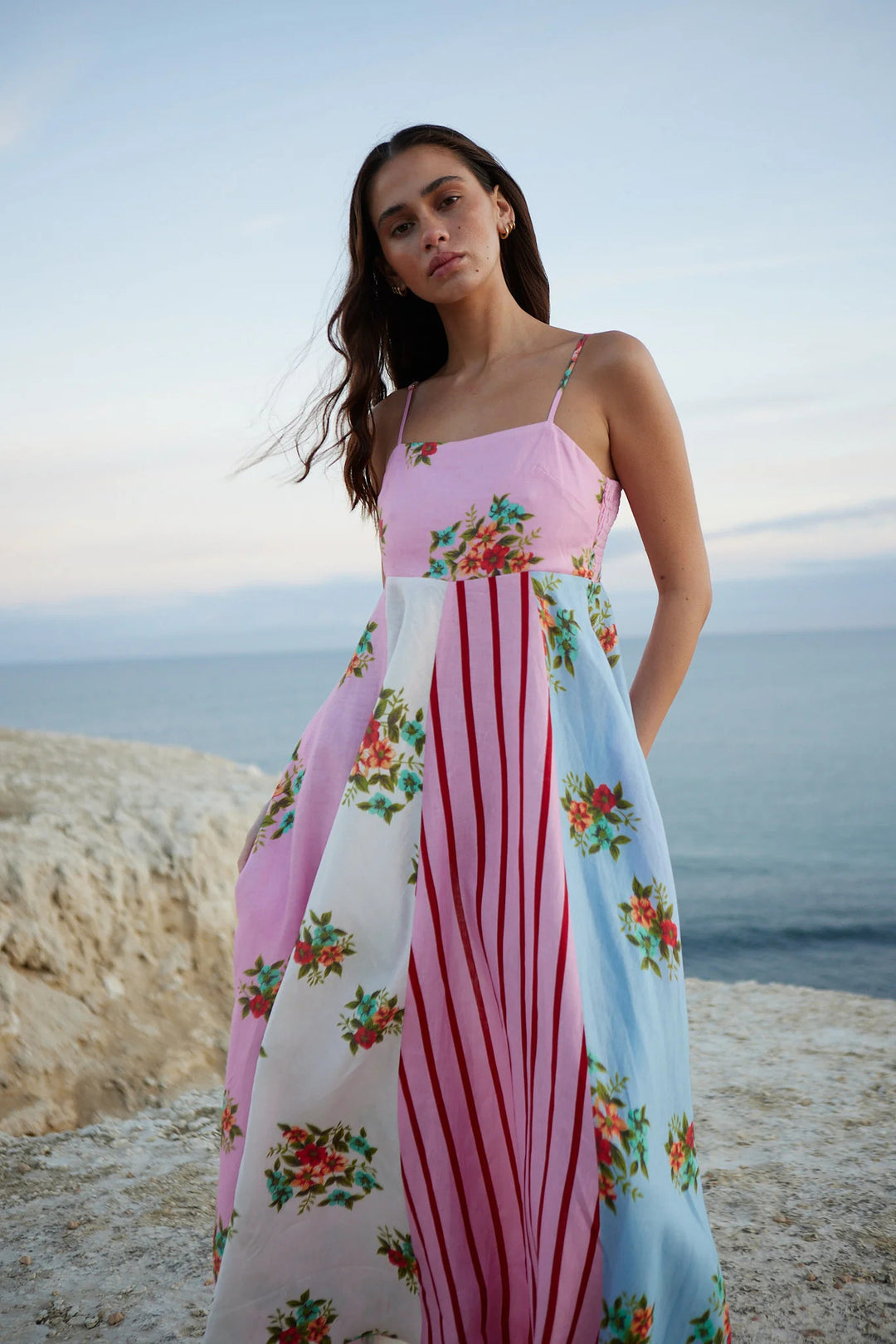 Damen Maxikleid mit floralem Design und verstellbaren Trägern EB