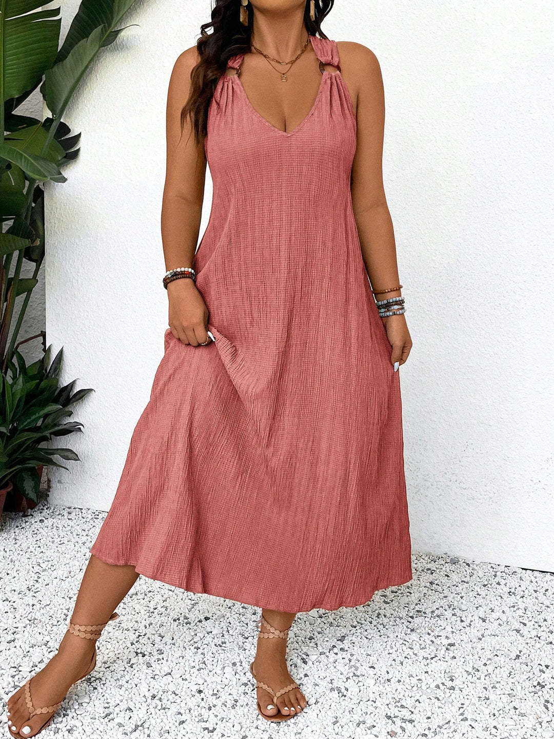 Damen Maxikleid mit schickem V-Ausschnitt und lässigen Trägern EB
