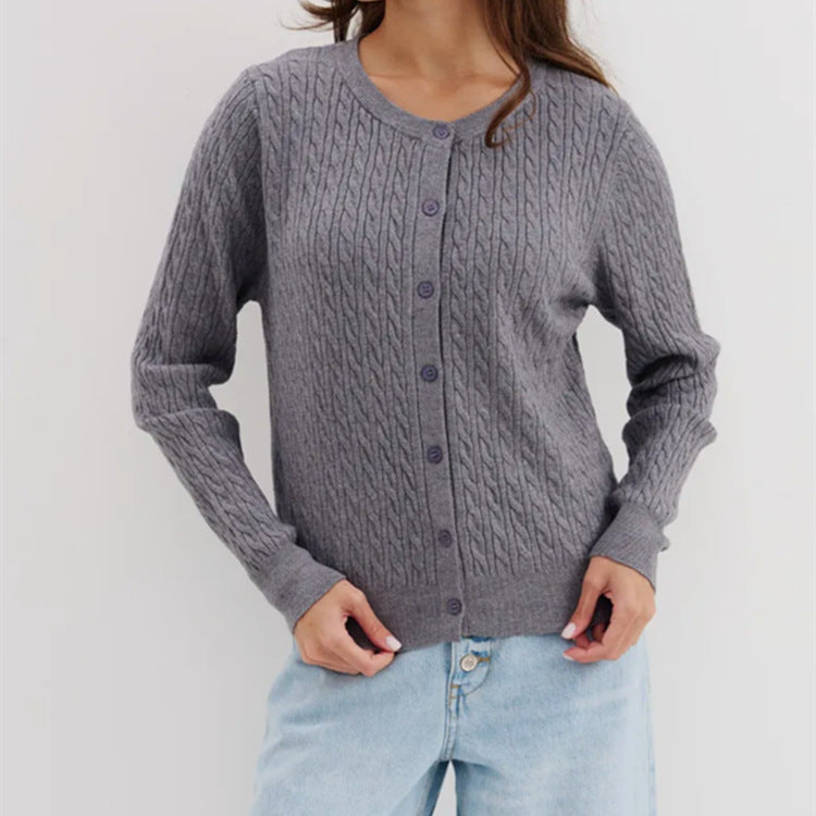 Damen Strickjacke mit feinem Zopfmuster und modischen Knöpfen EB