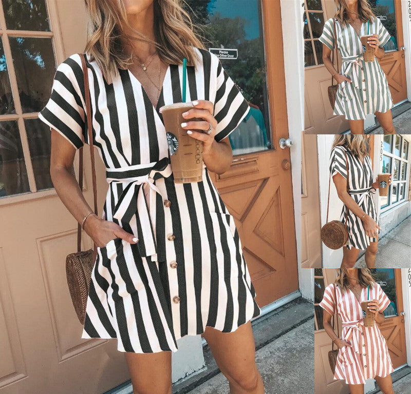 Damen Wickelkleid im modernen Streifenlook mit praktischer Knopfleiste und Taillengürtel EB