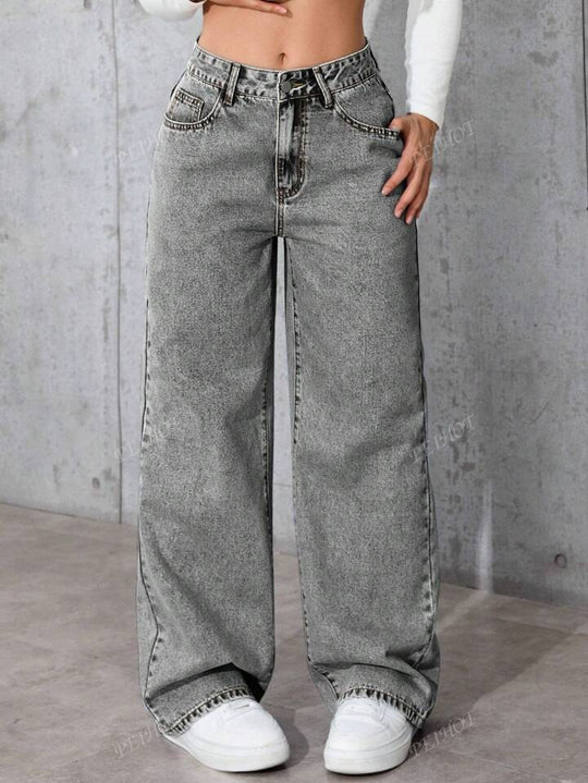 Damen Weit geschnittene Jeans mit kräftigen Kontrastnähten und verspielt gestickten Taschen EB