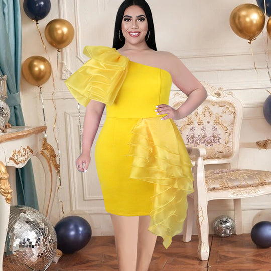 Damen Einseitiges Cocktailkleid mit voluminösem Rüschendesign EB