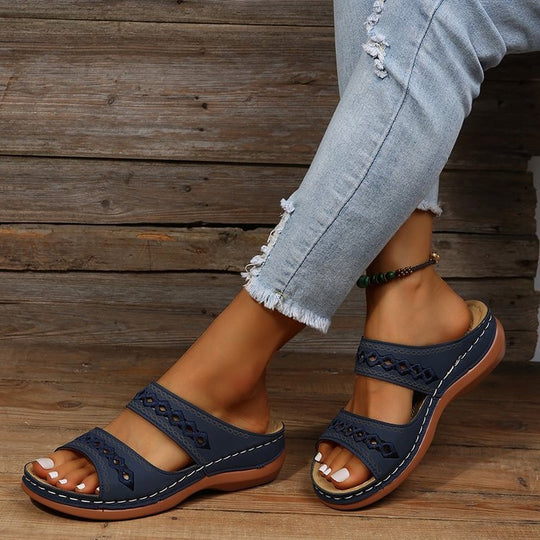Damen Riemensandalen mit floralen Cut-Outs und anatomischem Fußbett EB